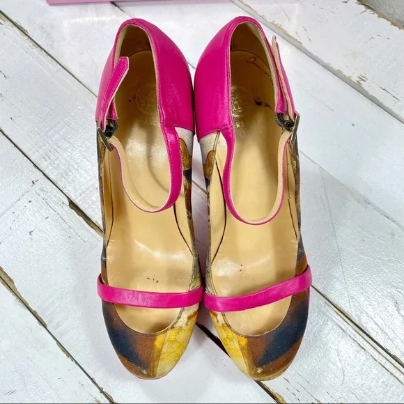 Versace Pink Round-Toe Pumps